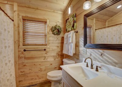Bass Cabin Bathroom