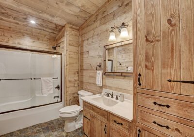 Walleye Cabin Bathroom