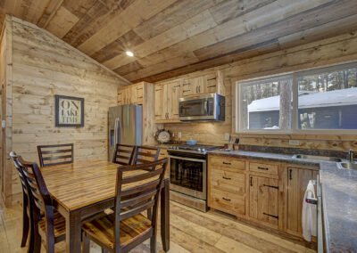 Musky Cabin Dining Area